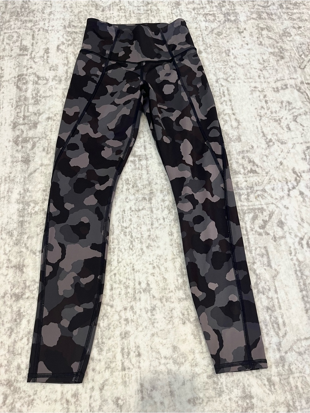 Athleta 7/8 Tight — Lightening Camo, XXS